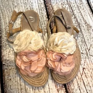 Anthropologie lucky penny flower sandals size 6